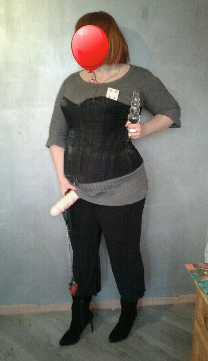 Сладкая клубничка хочет чтобы её смешали с мороженкой. Девушка ищет мужчину в е Сладкая клубничка хочет чтобы её смешали с мороженкой. Девушка ищет мужчину в е